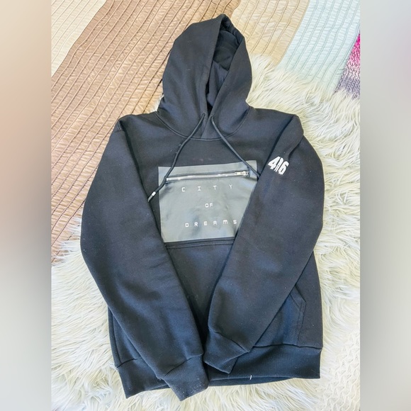 Hoodies and crew neck for sale. - Picture 3 of 16